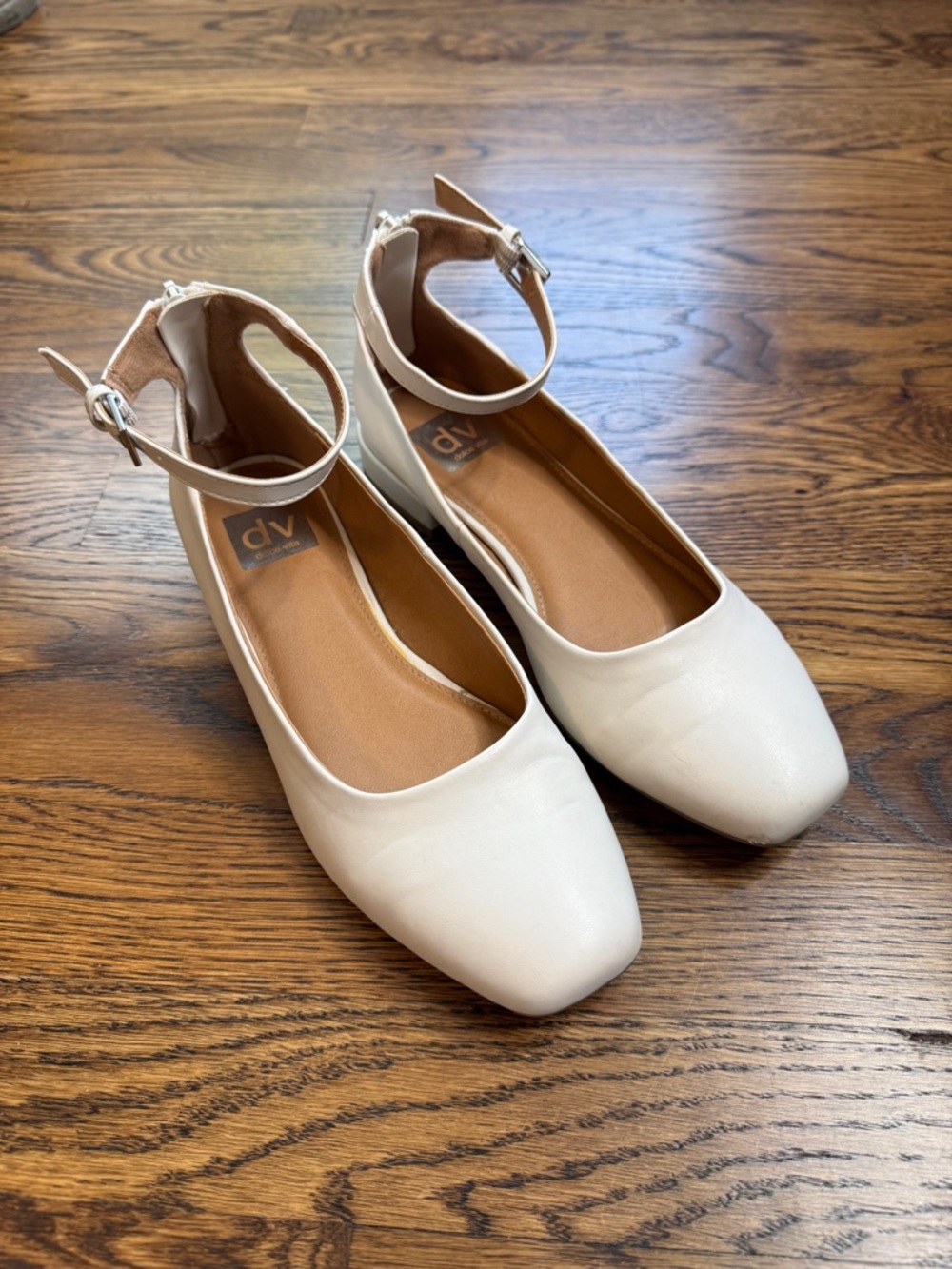 DV by Dolce Vita Women’s Creamy White Square-Toe Muse Ankle-Strap Flats Size 7
